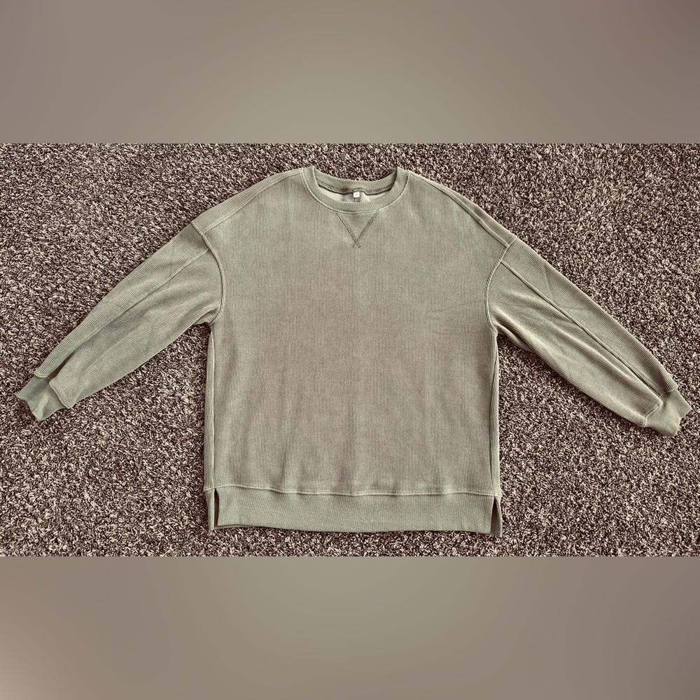 Women’s waffle-knit crewneck sweatshirt - olive green - oversized - size small